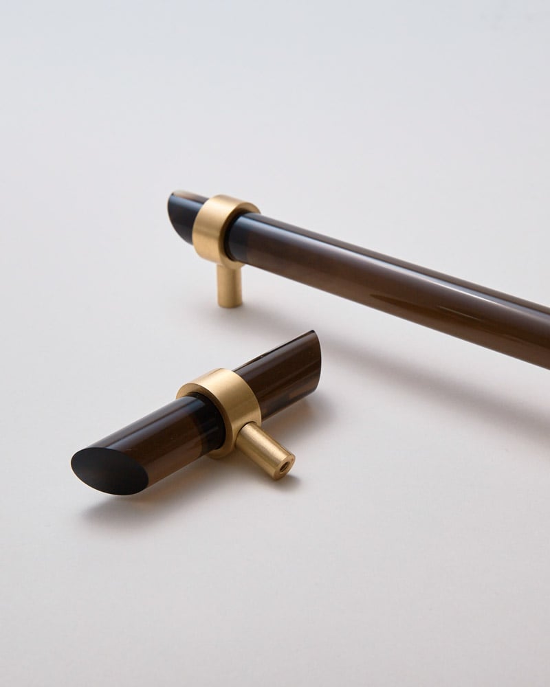 LUX_180608_288 Angled Lucite Straight Toggle Knob - Night - Satin Brass